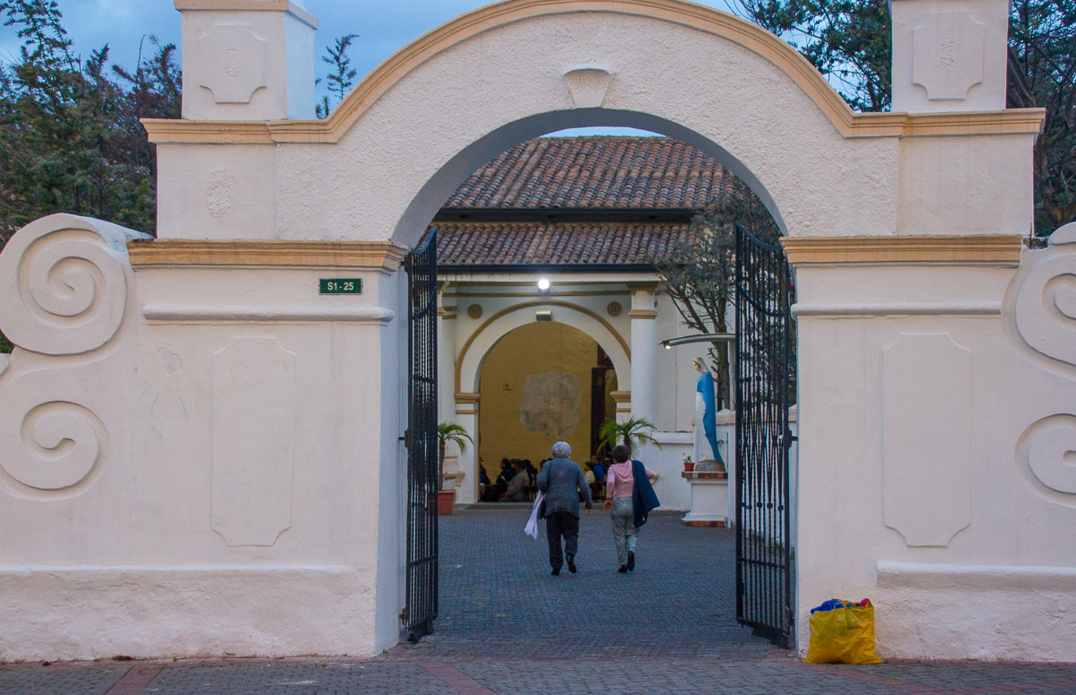 Arco de entrada de la iglesia de San Pedro de Cumbayá